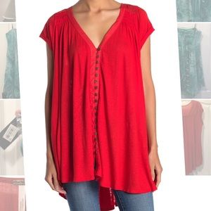 Free People
Highland V-Neck Linen Blend T-Shirt